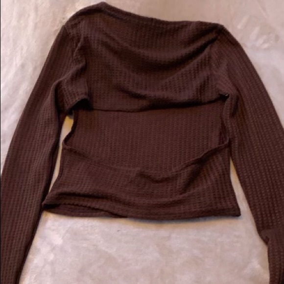 Women’s Top - Picture 2 of 2